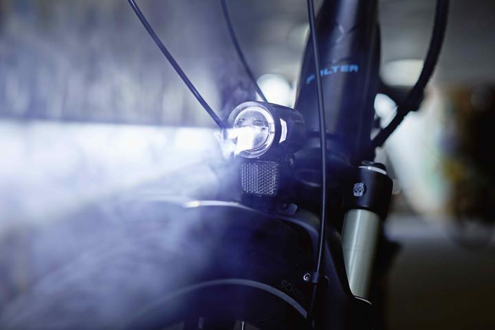Mit einer funktionsfähigen Fahrradbeleuchtung von MATRIX sicher ans Ziel