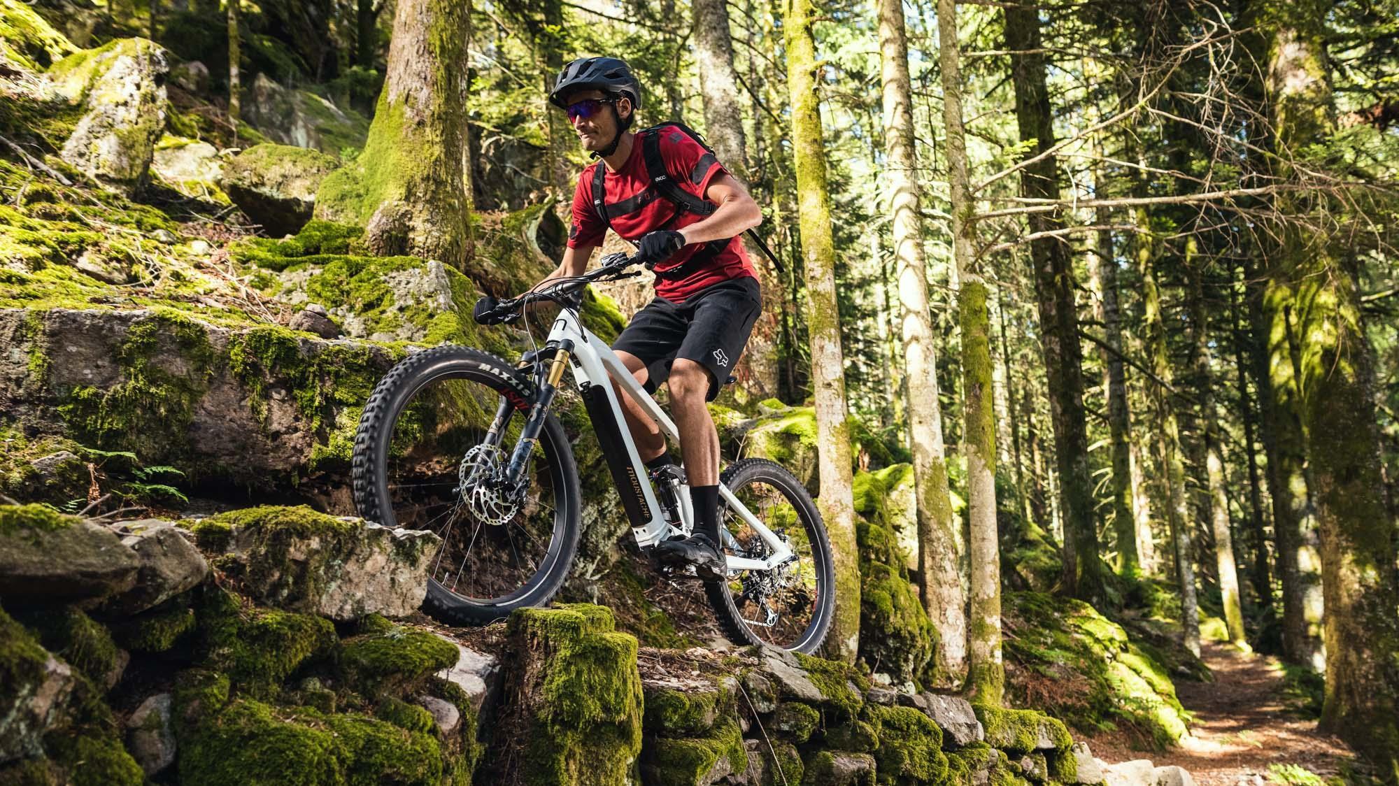 Mit Moustache Bikes über Stock und Stein - Nicht nur auf Feldwegen, sondern auch im steilen Gebirge machen die Bikes eine gute Figur