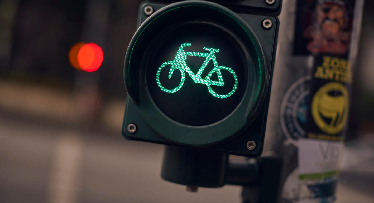 Grünes Ampelzeichen für BIKE&CO-Fahrradfachhändler