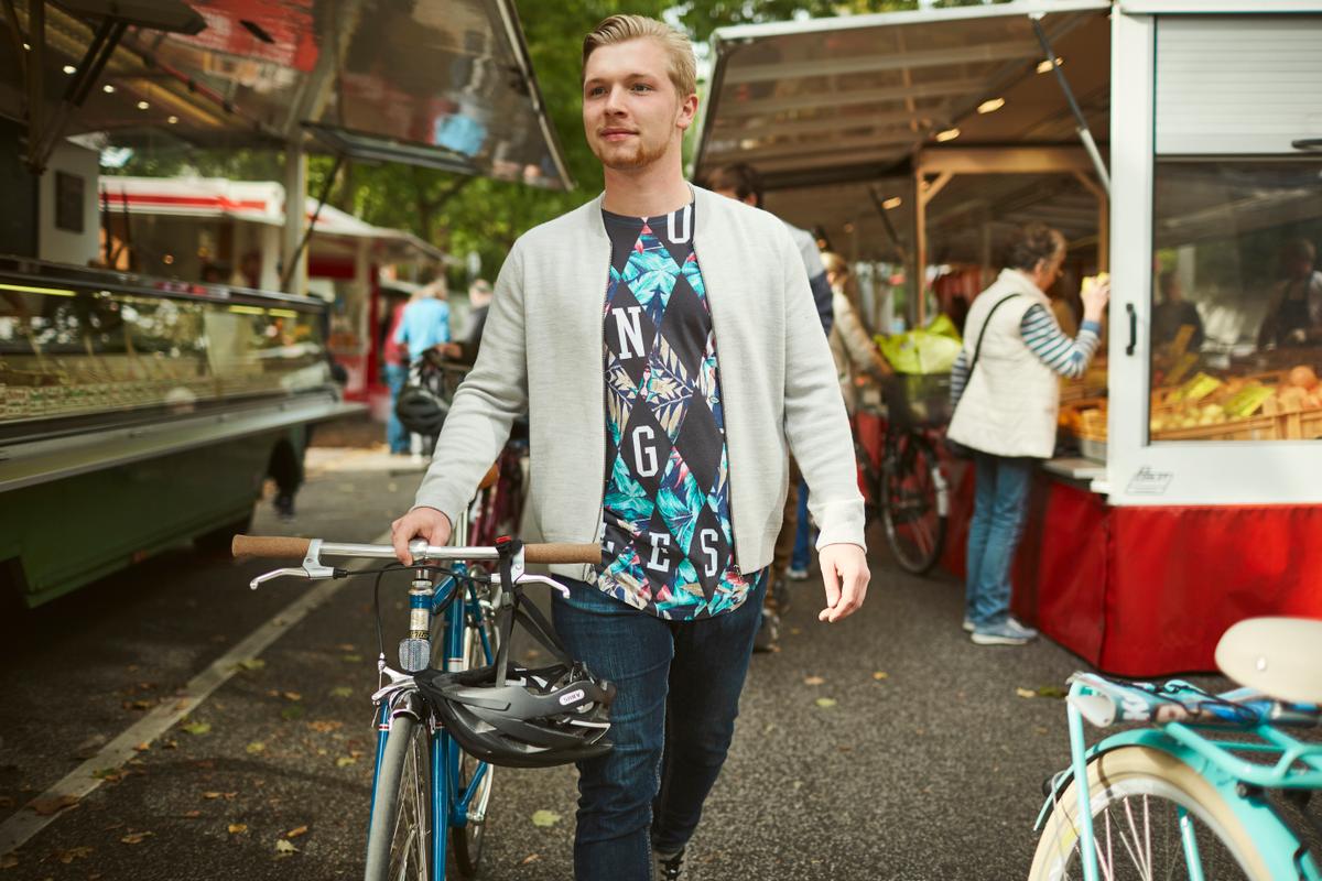 Mit dem Fahrrad zum wöchentlichen Marktbesuch