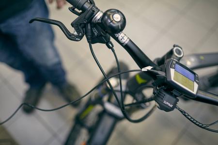 Eine E-Bike Inspektion als auch Wartung. Für die BIKE&CO-Händler ist auch dieses Gebiet der Alltag.
