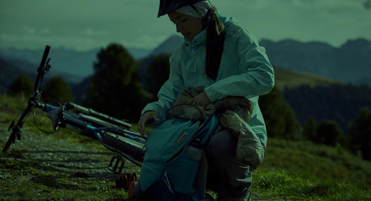 Kurze Pause, um die Jacke im praktischen VAUDE-Rucksack zu verstauen.